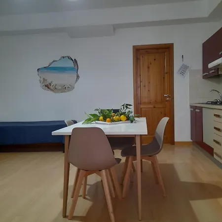 Casa Sole E Luna 펜션 칸네토